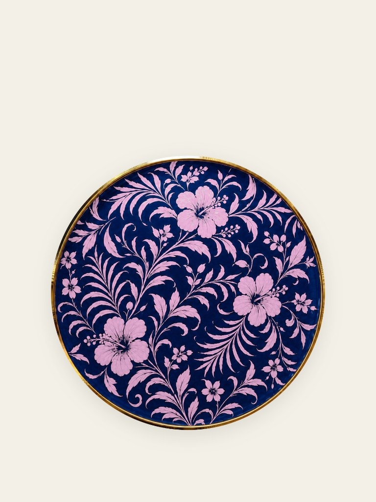 Floral plate in lilac